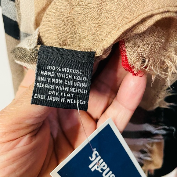 Unisex Plaid Tan and Red Large Check Scarf 100% Viscose Nwt - Picture 4 of 6